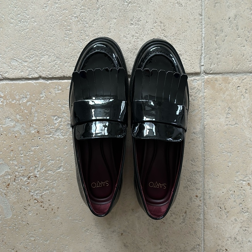 Tasseled loafers